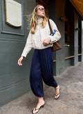 Brook Satin Balloon Trousers - Navy Baukjen
