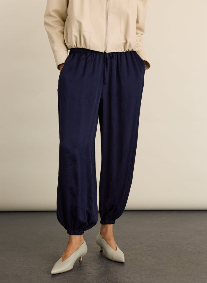 Brook Satin Balloon Trousers - Navy Baukjen
