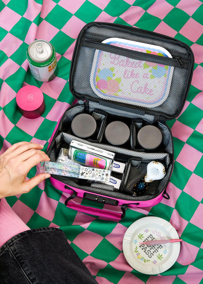 CHECK ODOR-PROOF CASE