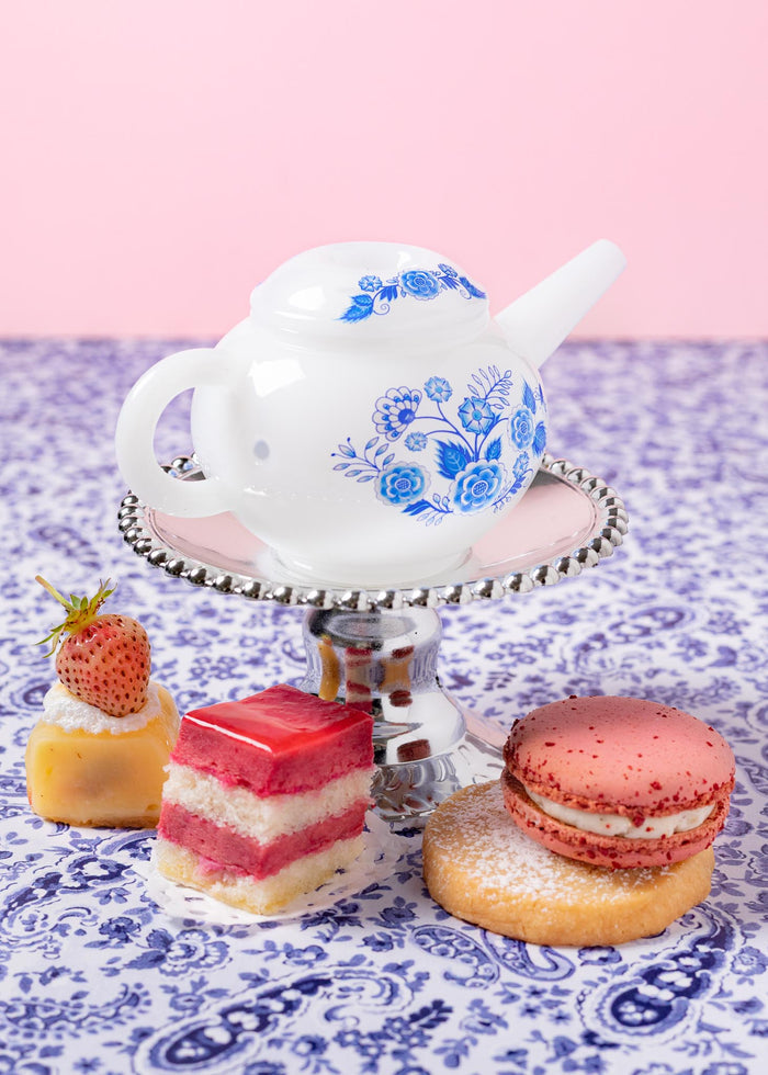 FINE CHINA TEAPOT PIPE
