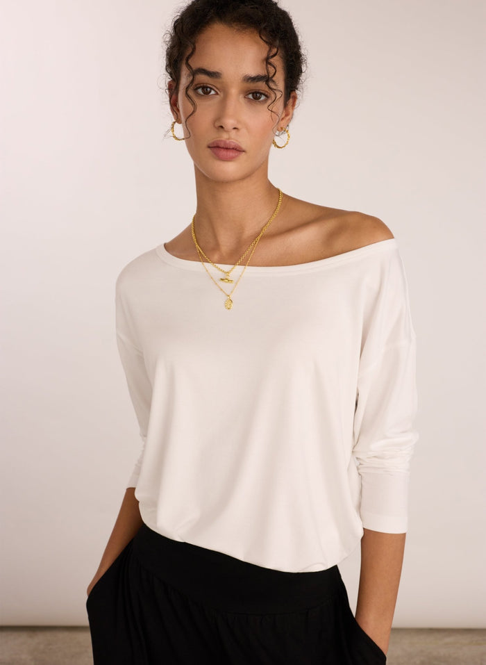 Lizzie Relaxed Off the Shoulder Top - Pure White Baukjen