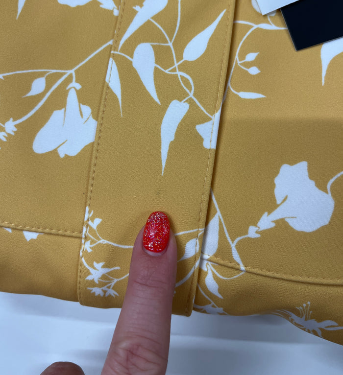 'Majestic Yellow' girls coat in size 122/128 (with imperfection)