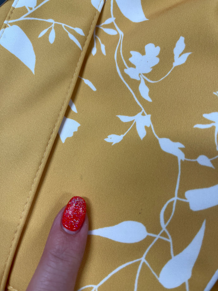 'Majestic Yellow' girls coat in size 122/128 (with imperfection)