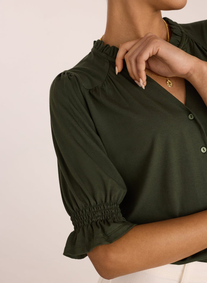 Noa Short Sleeve Blouse - Deep Khaki Baukjen