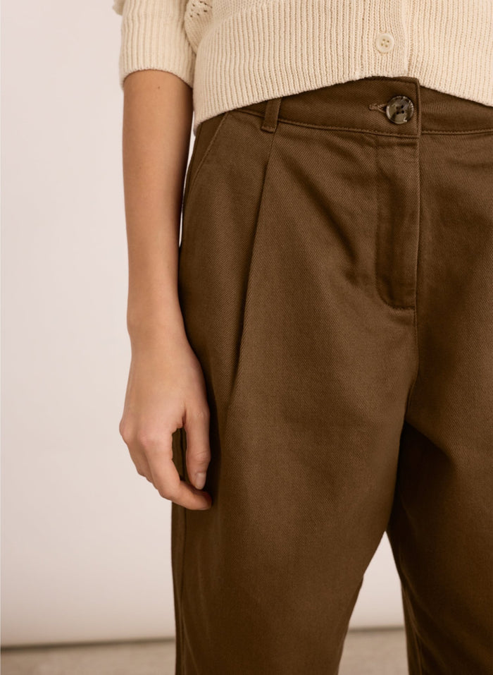 Paola Organic Cotton Chino - Milk Chocolate Baukjen