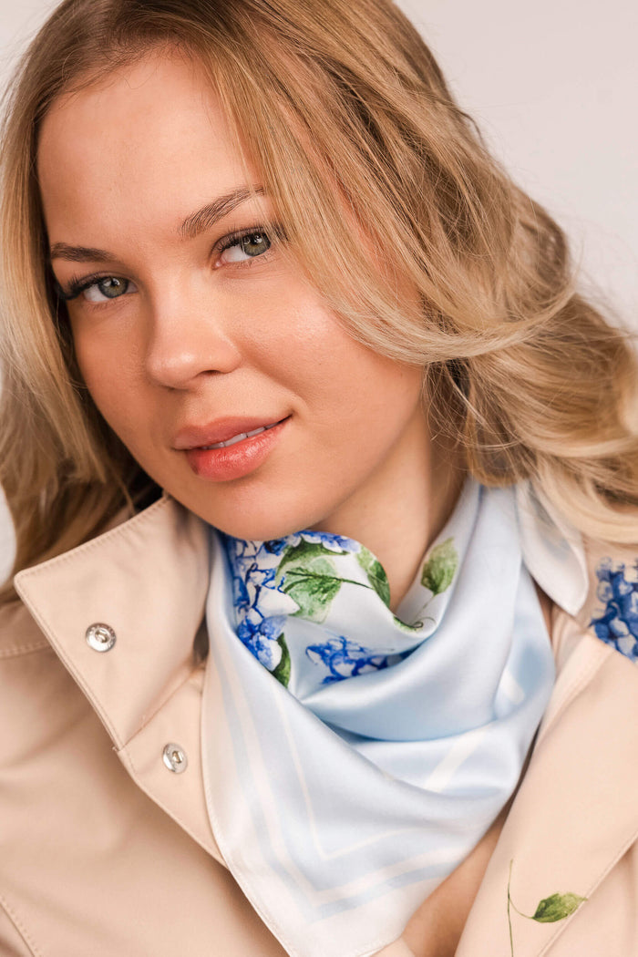 Fashion accessory made of silk