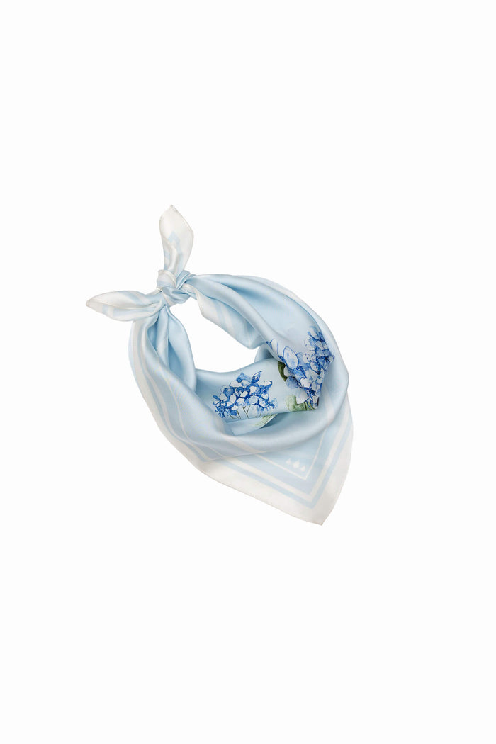 Tied silk scarf in light blue color
